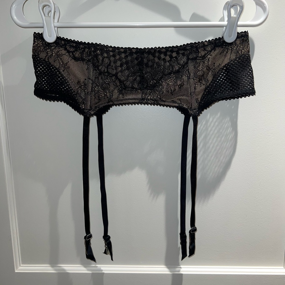 NWT Black Lace Garter Belt Victoria’s Secret